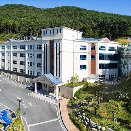 Dome Hotel גאוז'ה מראה חיצוני תמונה