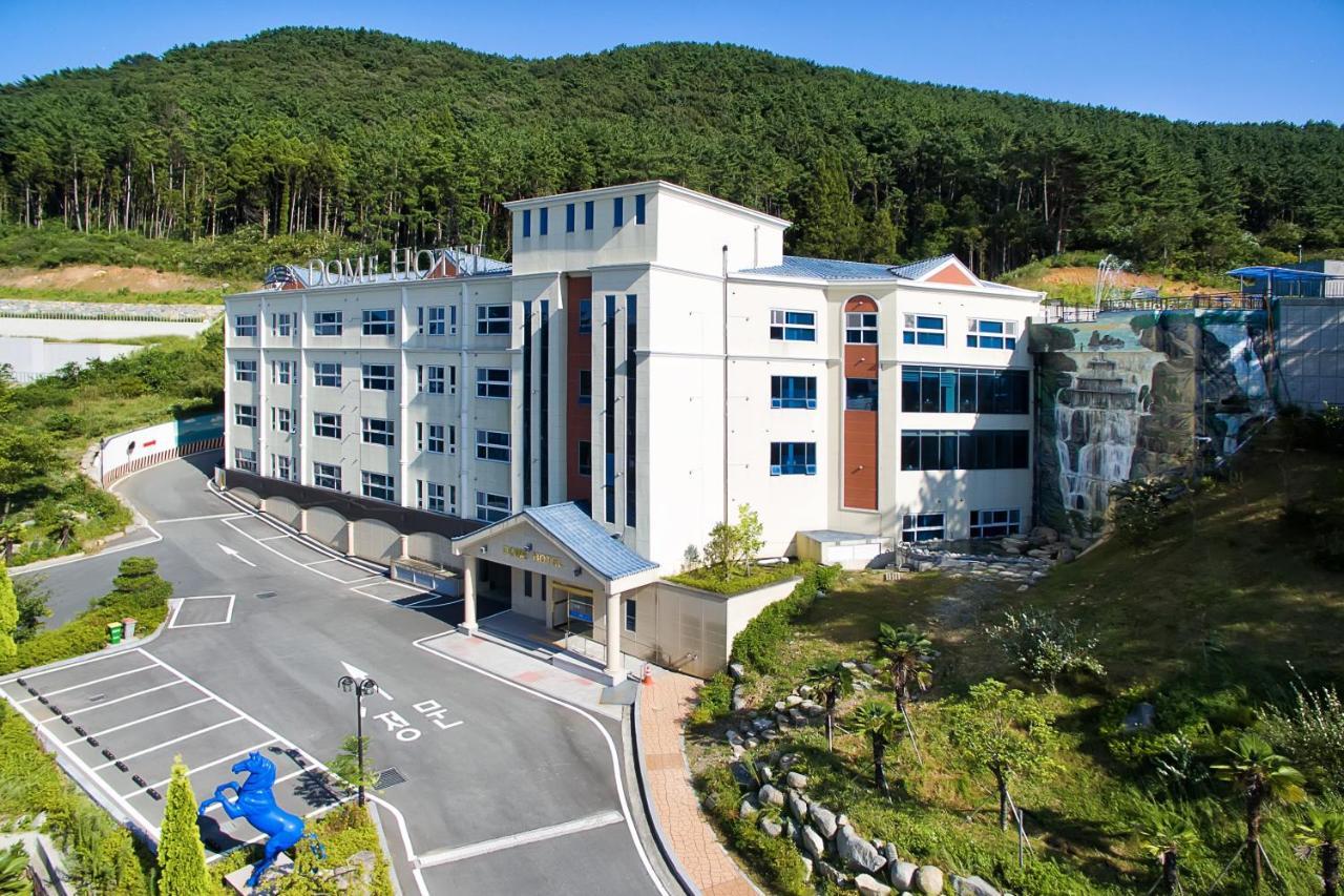 Dome Hotel גאוז'ה מראה חיצוני תמונה