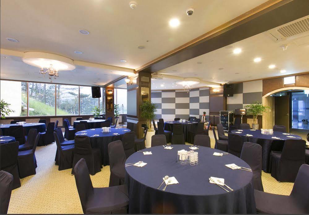 Dome Hotel גאוז'ה מראה חיצוני תמונה